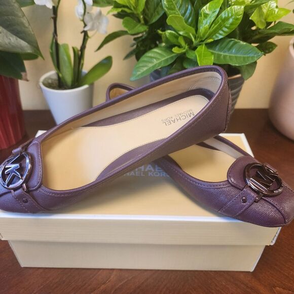 Michael Kors Flats. Size 7. - Picture 5 of 7